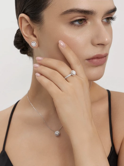 Серьги Invisible из золота с бриллиантами