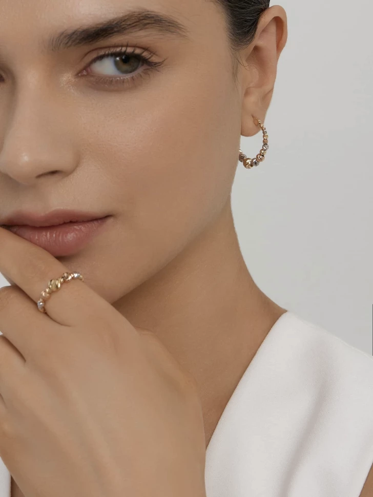 Серьги из золота «Алый сад»